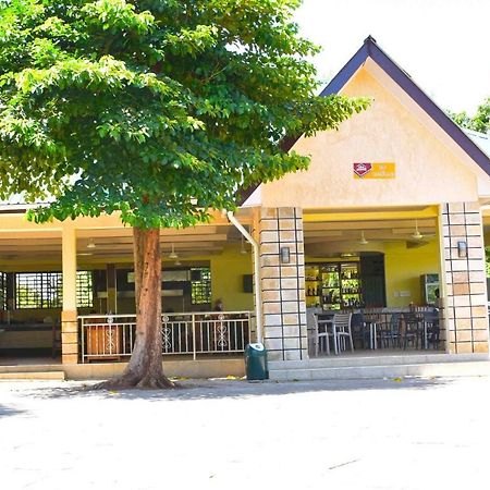 Cba Hotel Tanga Exterior photo
